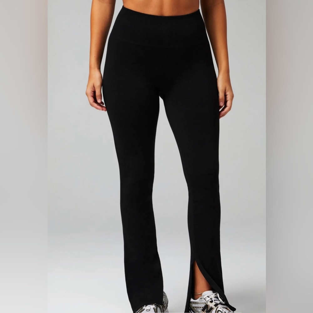 Fabletics Seamless High-Waisted Ribbed Slit Pant / Legging Black Size Large
